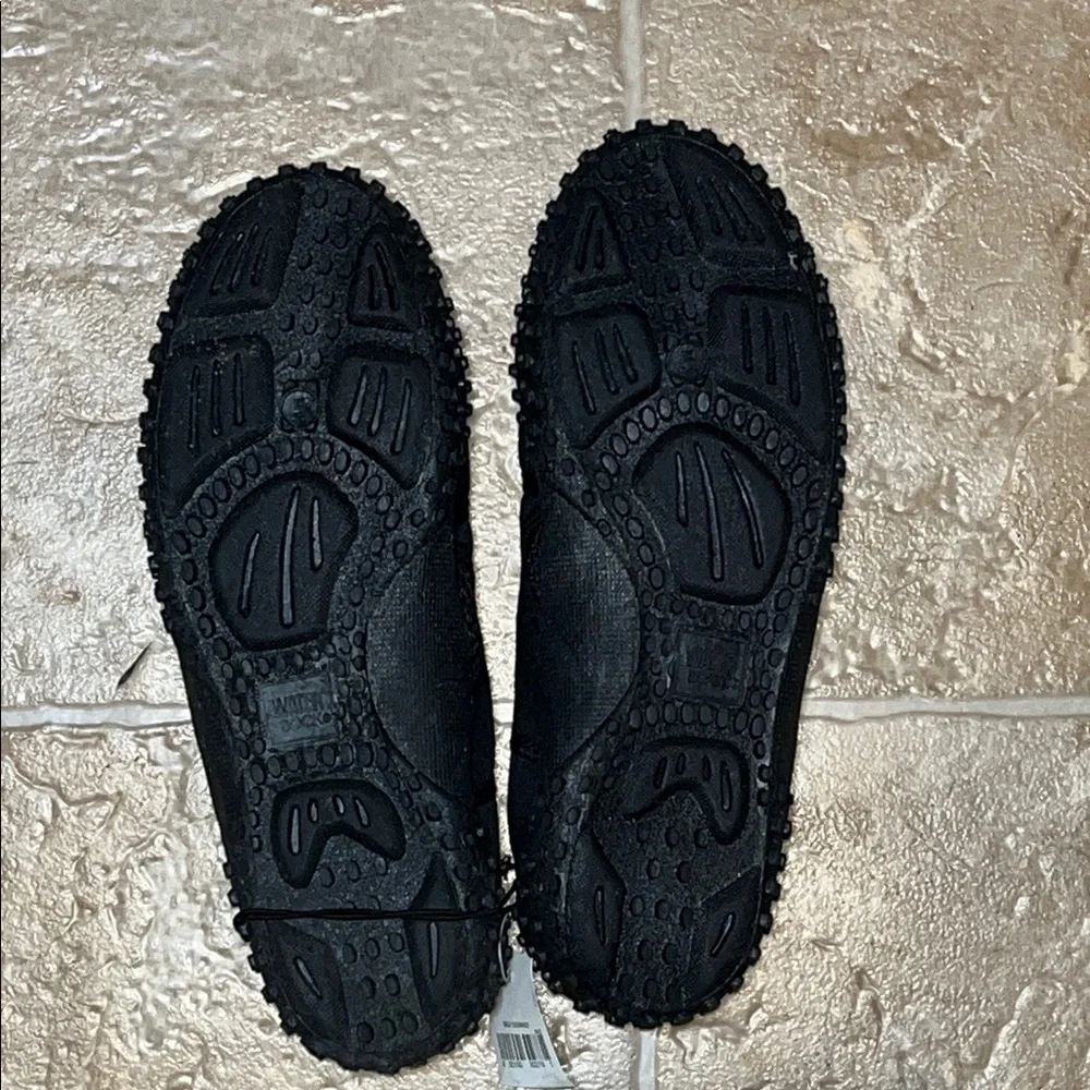 NWT Water Sock Kids Aqua Shoes - Black and Blue